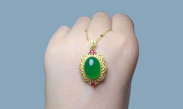 Glamorous Green Jewelry Ideas for Hot Ladies